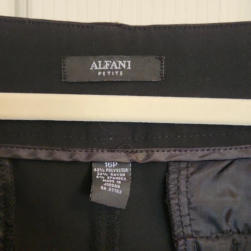 Alfani women's dress slacks size 16P - Picture 3 of 5